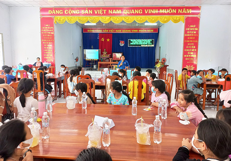 Trẻ mồ coi