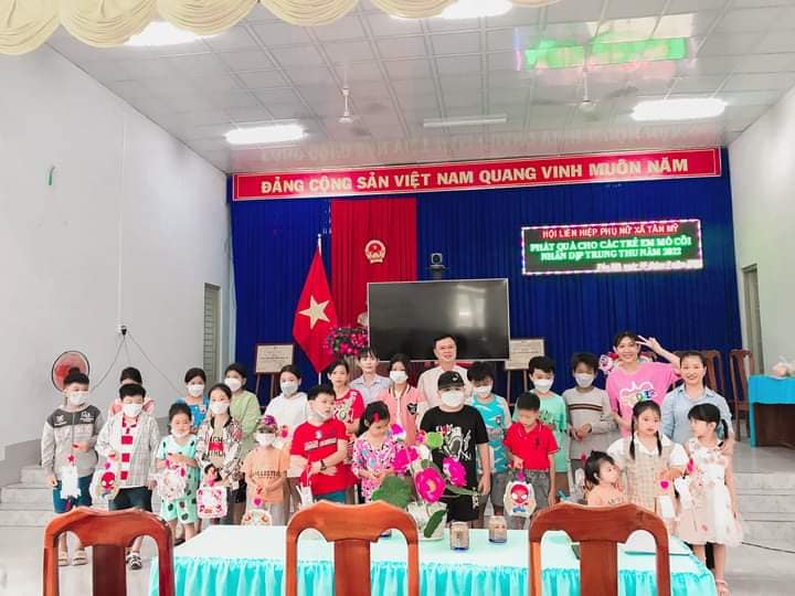 Trẻ mồ coi