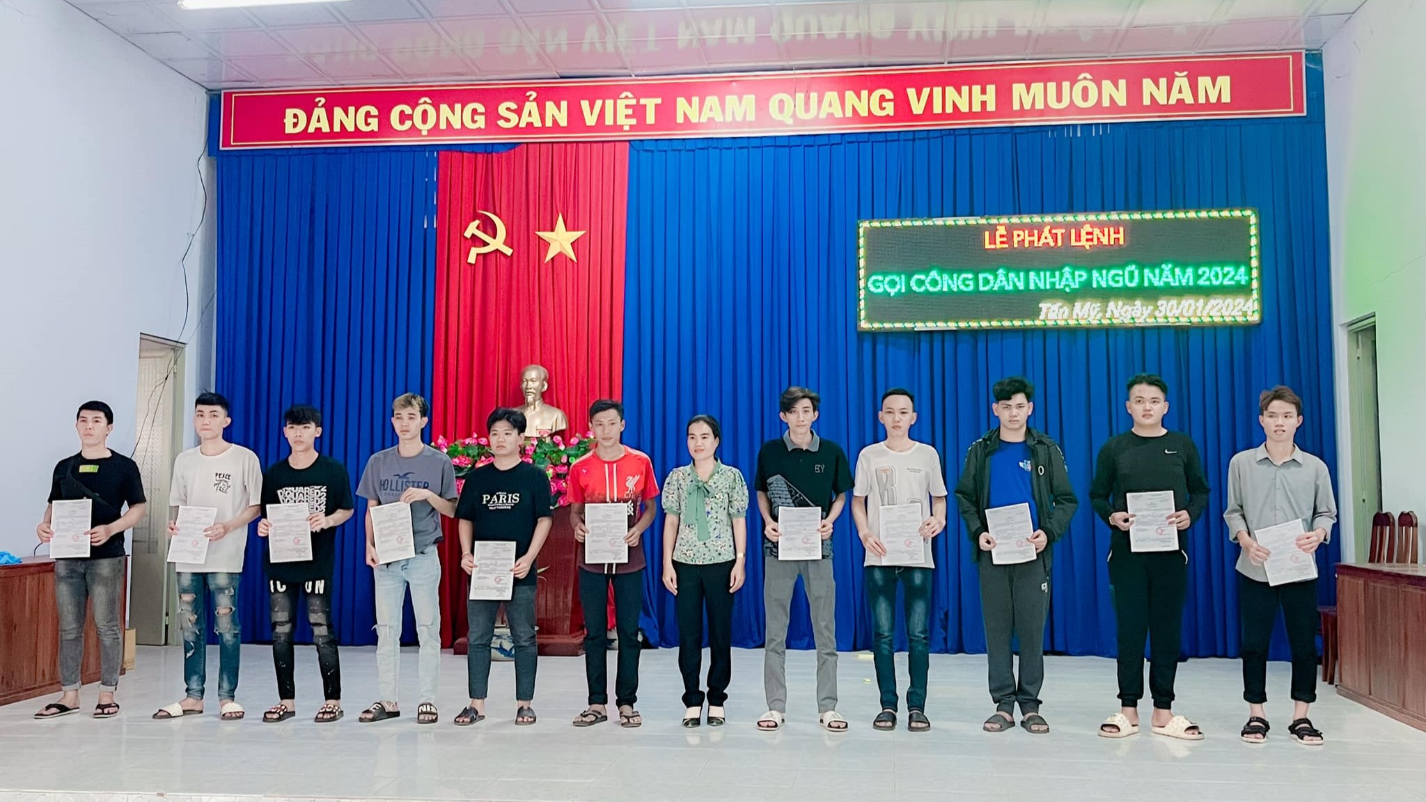 Quân sự