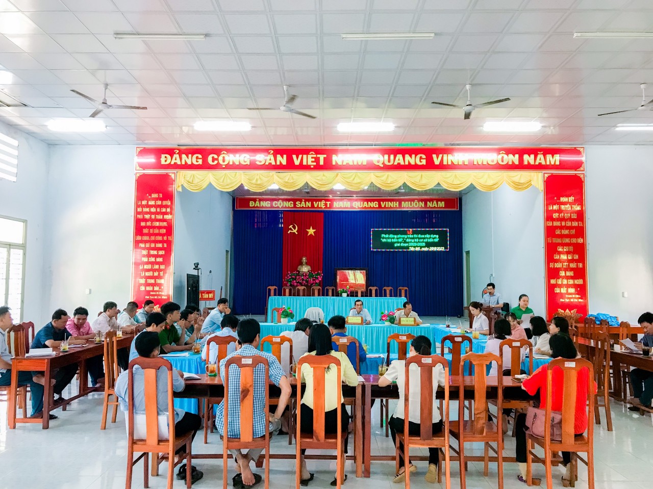 Hội nghị công tác khoa giáo Quí II