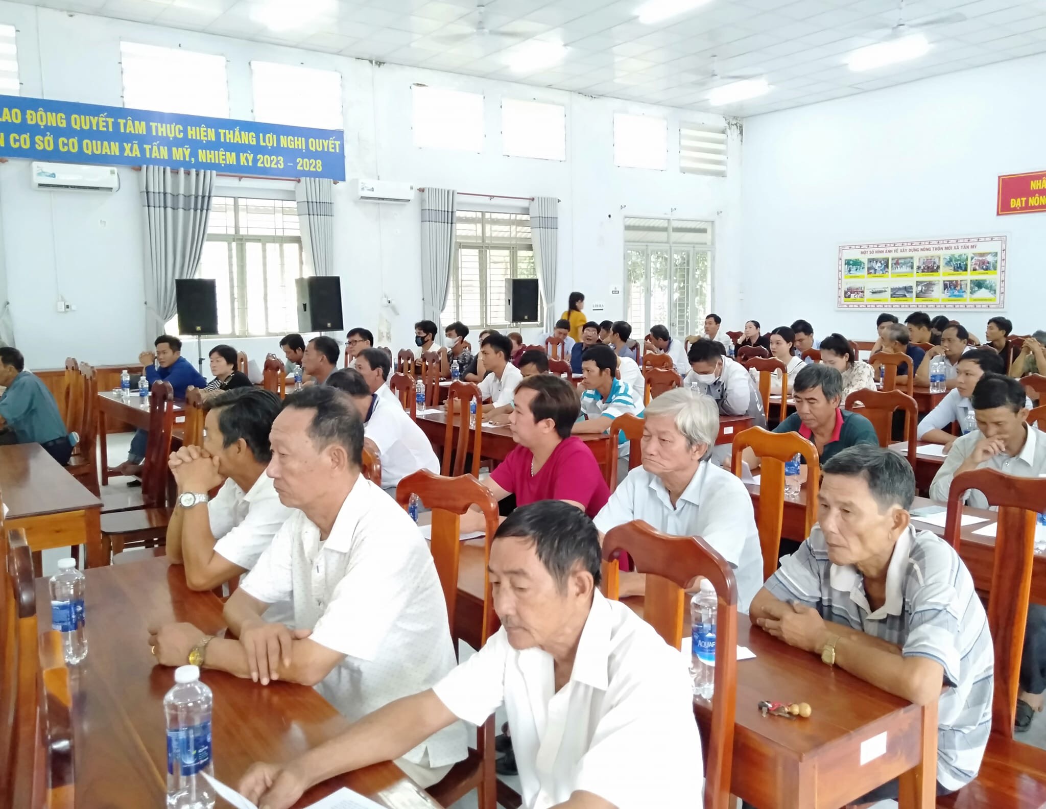Công an tỉnh An Giang tuyên truyền cho người dân về xây dựng Nông thôn mới