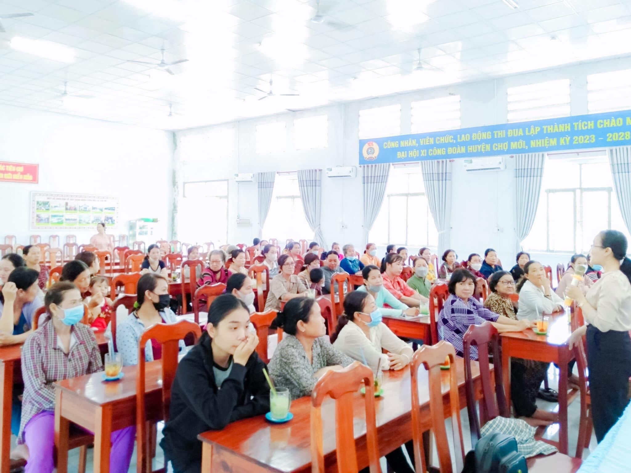 Hội viên hội Phụ nữ xã Tấn Mỹ