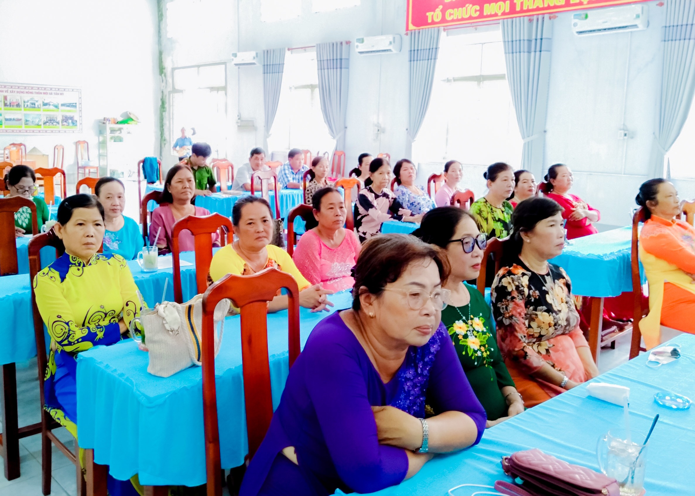 Phụ nữ