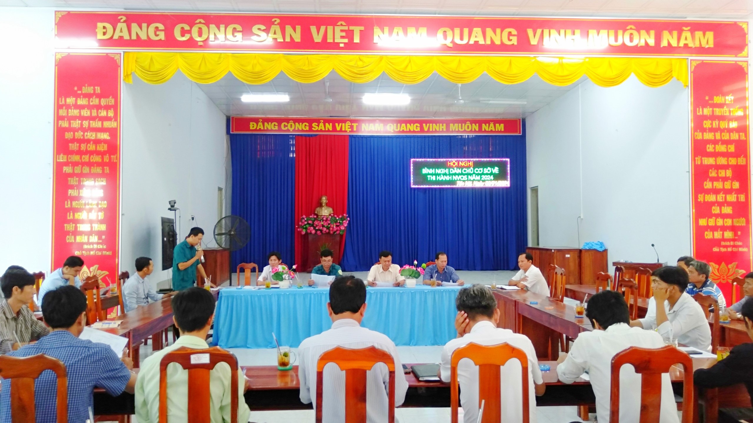 Quân sự