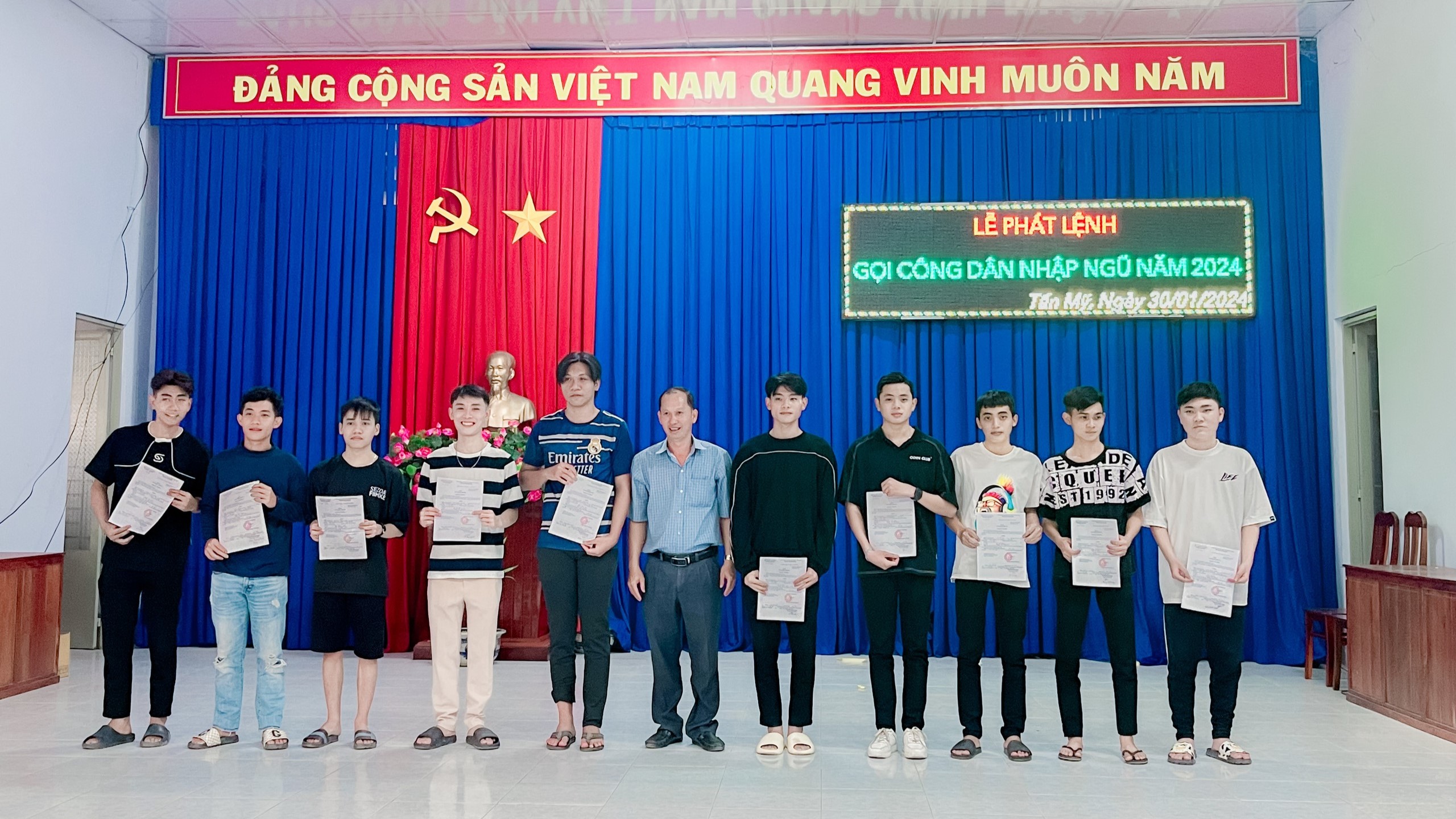 Quân sự