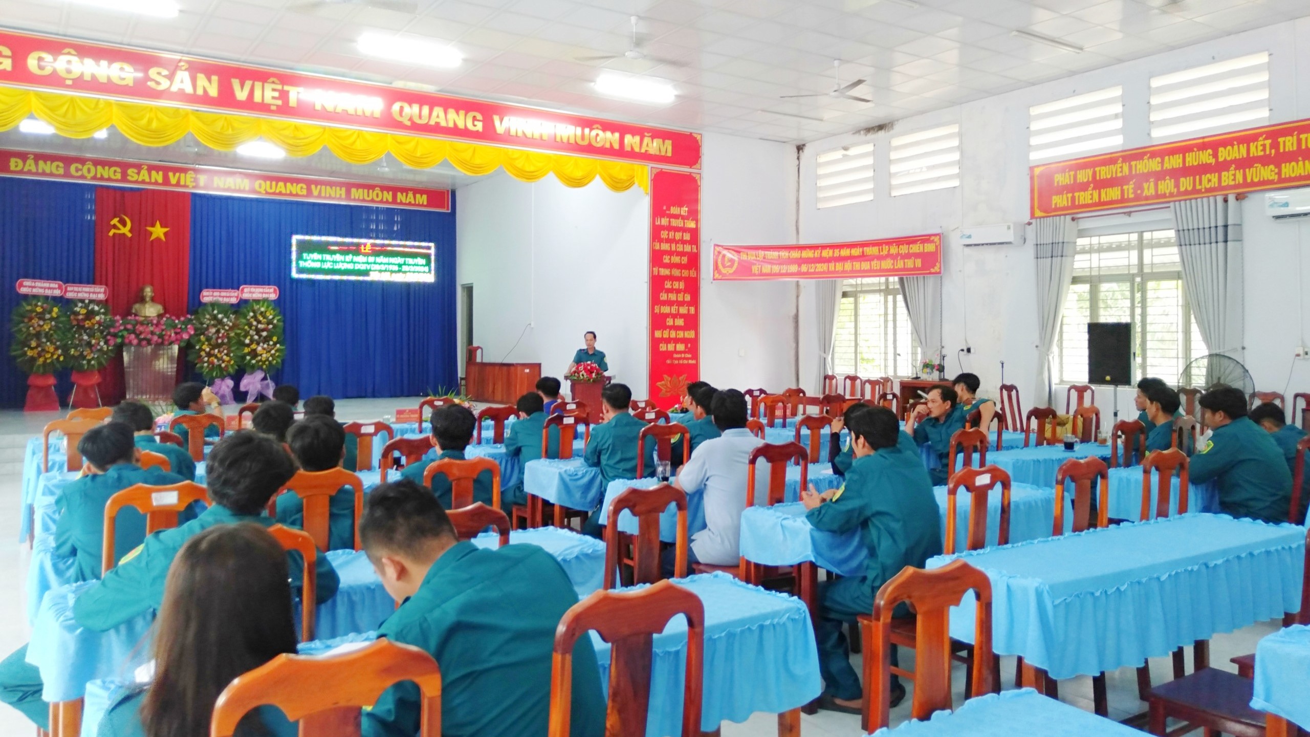 Quân sự