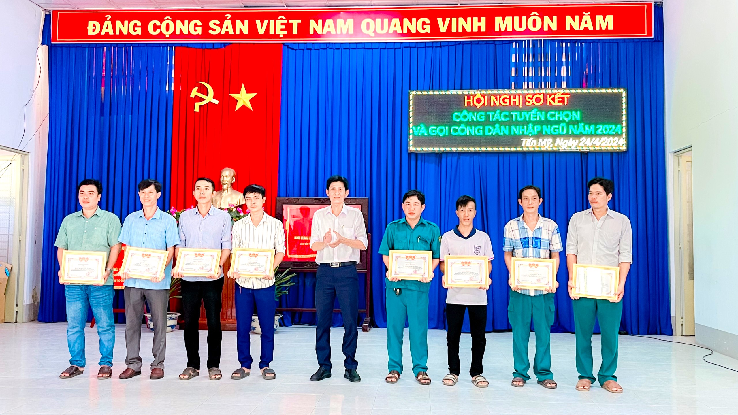 Quân sự