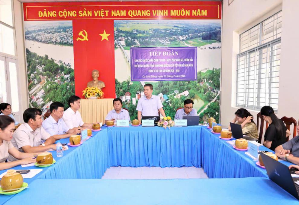 Cù Lao Giêng tiếp và làm việc với Đoàn công tác Cục Hành chính tư pháp - Bộ Tư pháp khảo sát, hướng dẫn triển khai Chương trình hành động quốc gia của Việt Nam về đăng ký và thống kê hộ tịch giai đoạn 2026 – 2030