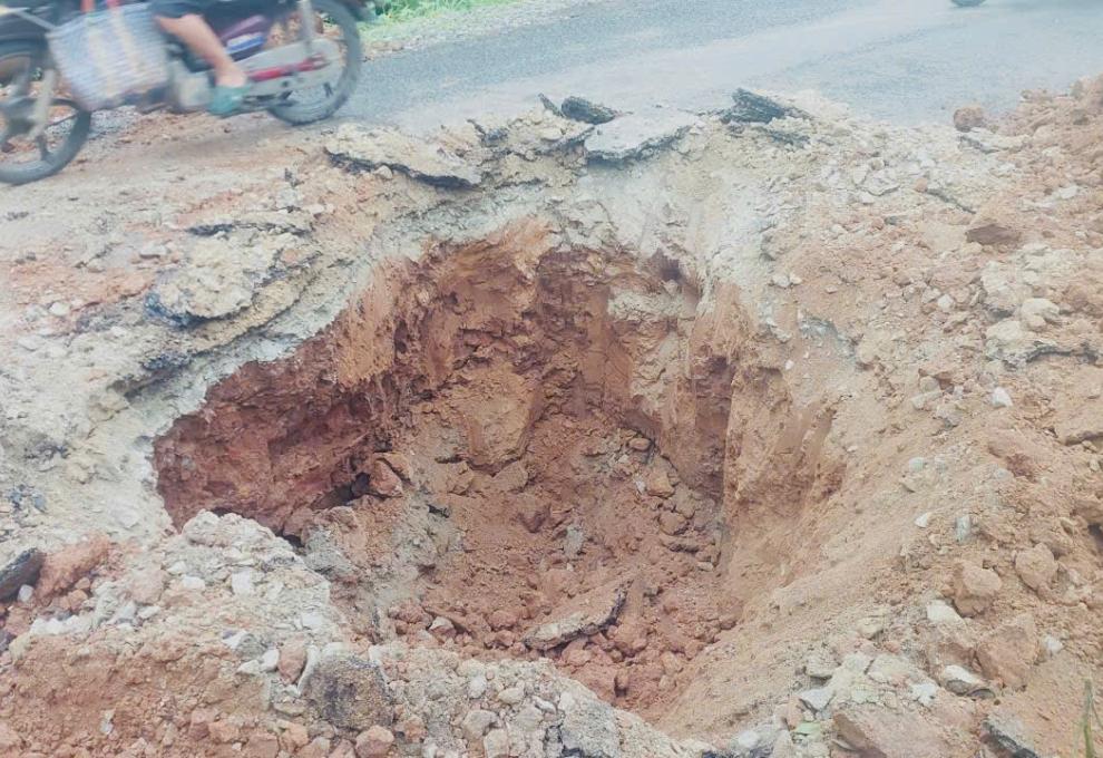 Sụt lún cống Ba Đấu tiểu vùng 3 xã Cù Lao Giêng