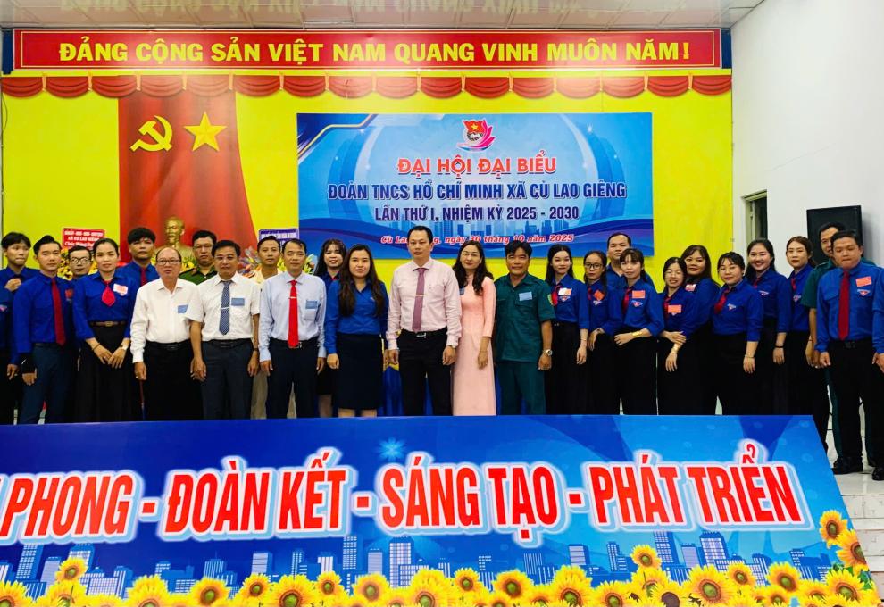 Anh Nguyễn Thế Vinh giữ chức vụ Bí thư Đoàn TNCS Hồ Chí Minh  xã Cù Lao Giêng