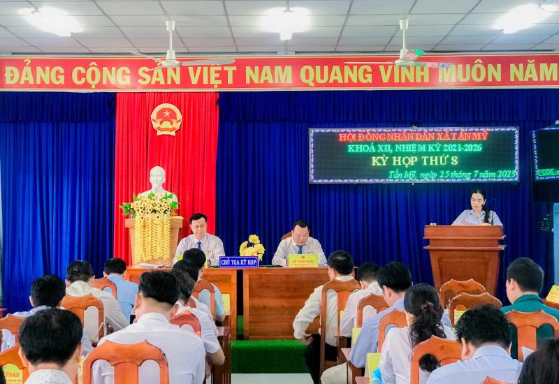 Kỳ họp lần thứ 8 HĐND xã Tấn Mỹ
