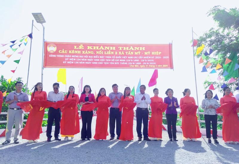 Chợ Mới thường vụ Tỉnh Ủy dự lễ khánh thành cầu  