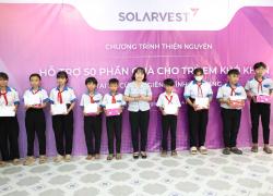 Trao quà cho học sinh có hoàn cảnh khó khăn trên địa bàn xã Cù Lao Giêng